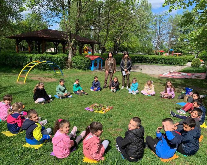 gora deca oreshak 2504241 5 ГОРСКИ УРОК ПО ПОВОД ДЕНЯ НА ЗЕМЯТА С ДЕЦА ОТ ДГ“НЕЗАБРАВКА“ В С.ОРЕШАК