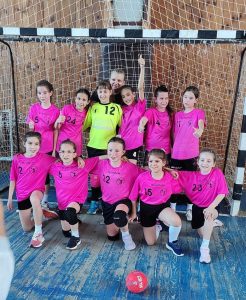 hadball momicheta lovech 2603241 Утре хандбалният клуб „Ловеч 98“ е домакин на зоналния финал при 11-годишните. Момичетата имат възможност да извоюват първите си медали