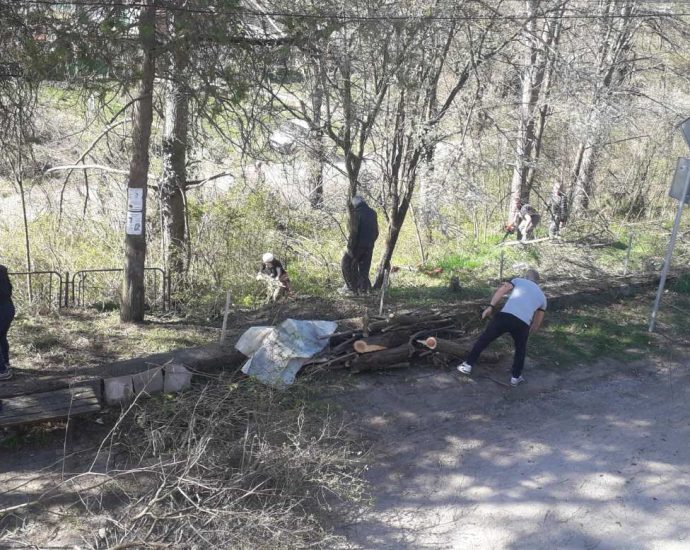 slivek cheshma 804241 1 Пресъхналата стара чешма в Сливек потече с пълен дебит и радва всички жители