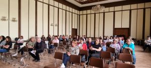 sreshta chitalishta 104241 2 Днес по инициатива на Съюза на народните читалища се проведе кръгла маса на тема „Нови идеи, нови възможности“. Събитието премина под патронажа на областния управител на област Ловеч