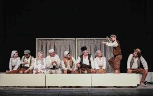 teather lovech 104241 1 Ловешкият драматичен театър с награди и признание на Национален фестивал на комедийните спектакли „Чудото”