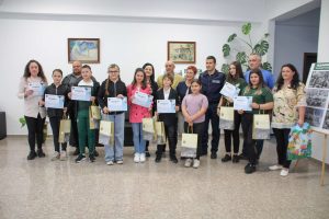 teteven konkurs 1004241 3 Д-р Мадлена Бояджиева награди участниците в общинския етап на Международния конкурс "С очите си видях бедата"