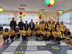 deca bezopasnost 2395241 3 В спортен празник в детска градина „Първи юни“ в Ловеч малчуганите показаха какво са научили за безопасността на движението по пътищата