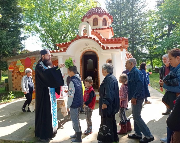 joglav velikden 505241 В Йоглав раздадоха курбан за здраве на Великден