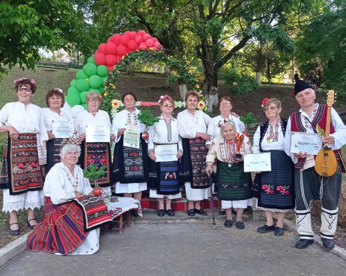 jugla 1305241 3 Фолклорна група „Югла“ при Народно читалище „Пробуда 1926 г.“ – с. Йоглав се завърна с  много отличия и награди от  V Националния фестивал – локален шампионат по фолклор „Данфорови ритми“