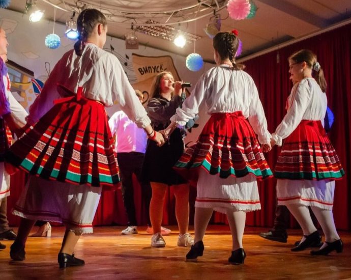 koncert ezikova 1405241 Благотворителният концерт на езиковци в подкрепа ремонта на спортната зала на 16 май
