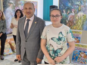 nagrajdavane konkurs 3005241 2 На церемония в Художествената галерия „Проф. Теофан Сокеров“ бяха наградени победителите от Националния конкурс за детска рисунка, компютърна рисунка и есе на тема „Детство мое - реално и вълшебно“