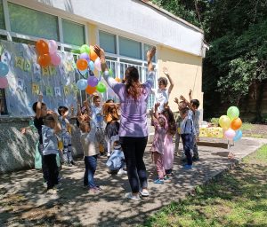 deca slaviani 106241 1 С тържество в детска градина „Люляче“ с. Славяни изпратиха бъдещите първолаци
