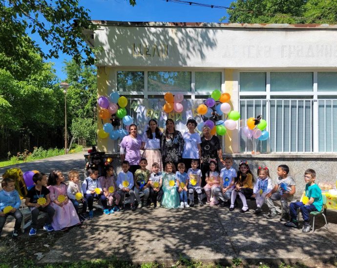deca slaviani 106241 2 С тържество в детска градина „Люляче“ с. Славяни изпратиха бъдещите първолаци