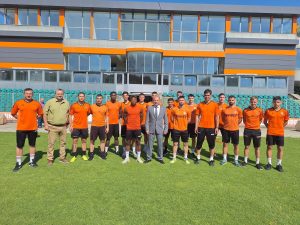 fklovech 1806241 Селекционер на футболен клуб „Ловеч“ е Живко Желев, легендарният вратар Витомир Вутов – треньор на вратарите