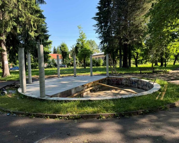 izgrajdane park troyan 1404241 1 В Троян обновяват градинката при НУПИ „Проф. Венко Колев“
