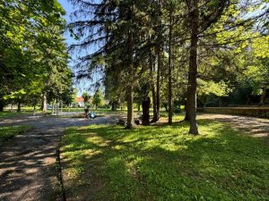 izgrajdane park troyan 1404241 2 В Троян обновяват градинката при НУПИ „Проф. Венко Колев“