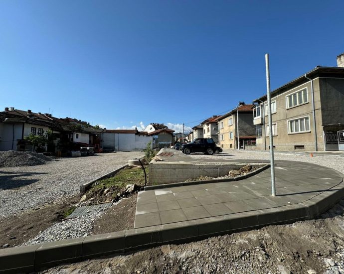 parkirabe troyan 1406241 3 Нови 46 паркоместа се очаква да бъдат изградени за облекчаване паркирането на една от натоварените локации в Троян