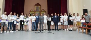 ppmg 1806241 2 97 зрелостници получиха дипломите си за завършено средно образование на тържествена церемония в Профилираната природо-математическа гимназия (ППМГ) в Ловеч