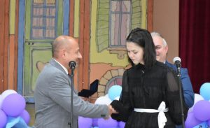 ppmg 1806241 3 97 зрелостници получиха дипломите си за завършено средно образование на тържествена церемония в Профилираната природо-математическа гимназия (ППМГ) в Ловеч