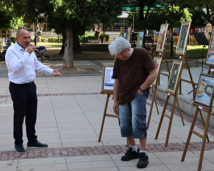 sinia zona 1106241 1 Участниците в 19-ия национален пленер по живопис „Синя зона“ показаха работите си от Ловеч в изложба