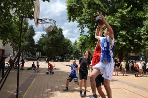 street basket 106241 1 14 отбора с по трима състезатели се включиха вчера в турнира по стрийт баскет
