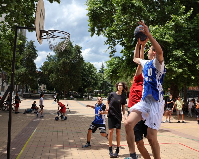 street basket 106241 1 14 отбора с по трима състезатели се включиха вчера в турнира по стрийт баскет