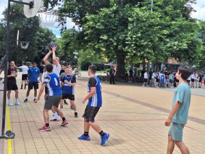 street basket 106241 5 14 отбора с по трима състезатели се включиха вчера в турнира по стрийт баскет