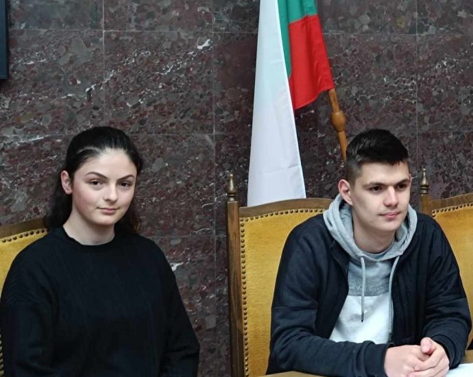 uchenic savet 1306241 Награди за ученици, проявили активност и допринесли за развитието на ученическото самоуправление, подготвя Обществено-консултативният съвет по училищни политики