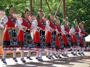 ribarica 1607241 Фестивалът „Празник на народния обичай и автентичната носия” отново ще събере ценителите на българския фолклор в Рибарица