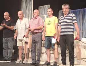 scenichni rabotnici 307241 3 С уважение и внимание към приноса на сценични служители от Драматичен театър "Борис Луканов" - Ловеч. Четирима от тях бяха наградени