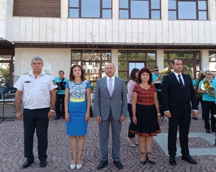 osvobojdenie lovech 2208241 2 Днес отбелязваме 147 години от Освобождението на Ловеч от османско иго и установяване на местното управление