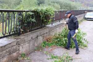 chistene lovech 1409241 1 50 служители на Община Ловеч се включиха в кампанията „Да изчистим България заедно“
