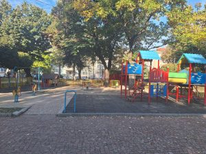 detskaploshtadkapodmiana 2509241 Започва подмяната на съоръженията на детската площадка в Градската градина