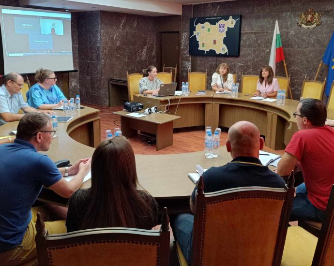 komisia bezopasnost 1009241 2 Според Областната комисия по безопасност на движение е извършено обезопасяване на районите около училища и детски градини