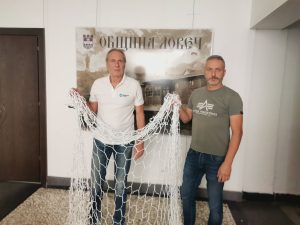 mreja podarak 2409241 Мрежи за хандбални врати получи днес от Община Ловеч ХК „Осъм“