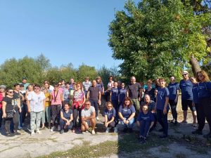 oblast pochistvane 3009241 2 60 доброволци от Областна администрация и пет структури на държавни администрации в град Ловеч се включиха в националната кампанията „Да изчистим България заедно“