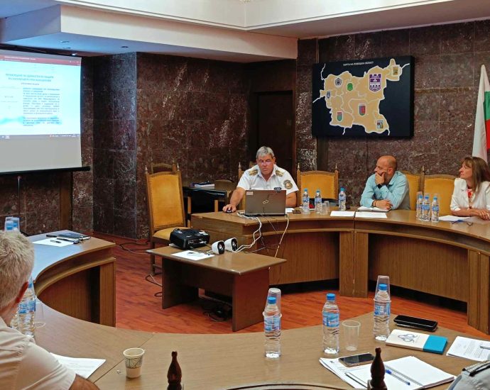 ou seminar 1009241 2 В Областна администрация Ловеч се проведе семинар на тема действия при изпълнение на Плана за защита при бедствия в област Ловеч