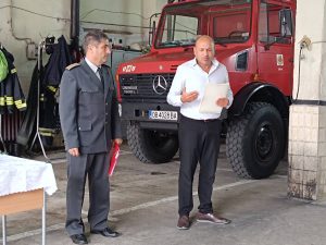 pojarna 1109241 2 Кметът поздрави ловешките огнеборци с професионалния им празник. Шестима пожарникари от Районната служба в Ловеч са отличени с писмена похвала за постигнати високи резултати в служебната дейност