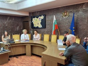 sreshta bolnici 2009241 1 Регионална здравна инспекция проведе работна среща за координация на дейността на ЦСМП и болниците в област Ловеч с цел лечение на пациенти с инсулт по най-добрите съвременни практики