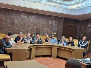 sreshta bolnici 2009241 2 Регионална здравна инспекция проведе работна среща за координация на дейността на ЦСМП и болниците в област Ловеч с цел лечение на пациенти с инсулт по най-добрите съвременни практики