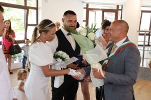 svatba 2709241 3 Кметът Петков води церемонията на първият сключен граждански брак в новата ритуална зала в Младежкия дом
