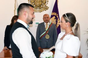 svatba 2709241 4 Кметът Петков води церемонията на първият сключен граждански брак в новата ритуална зала в Младежкия дом