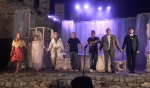 teather lovech 909241 2 Ловешкият театър откри сезона на 5 септември 2024 г. с най-новото си заглавие "Зимните навици на зайците"