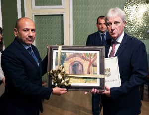 181024 lekar na godinata2 В Ловеч лекар на годината стана д-р Мери Газемба. Д-р Георги Митев и на д-р Иван Тодоров получиха специални награди