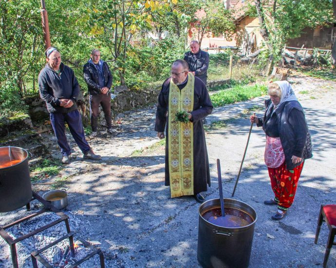 babinci 210241 4 В Тетевенското село Бабинци се състоя празнично събитие по случай честването на Покров на Пресвета Богородица и храмов празник на параклиса „Покров Богородичен“