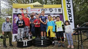 deca kolela 10241 9 В парк "Стратеш" в Ловеч се проведе финалният кръг от Детските Даунхил Серии за сезона