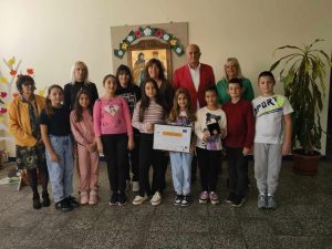 deca nikiforov 710241 1 Ученици от ОУ "Христо Никифоров" постигнаха успех на европейско ниво и донесоха победа за училището в инициативата "Leonardo 4 Children,"