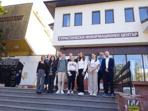 disusia troyan 1610241 В Троян се проведе дискусия на тема „Възможна ли е нова оптимистична теория за българския народ днес?“, посветена на Иван Хаджийски