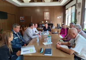 ou sreshta izbori 410241 Днес областният управител на област Ловеч Дора Стоянова проведе работна среща посветена на организационно-техническата подготовка на изборите за народни представители на 27 октомври