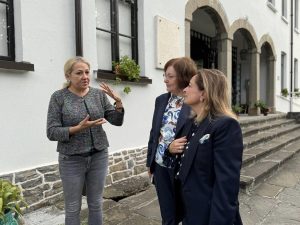 poslanik italy 10241 4 Н.Пр. Джузепина Дзара, посланик на Италия в България, посети Троян