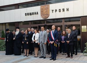 praznik troyan 1410241 2 Днес празнуват нашите съседи от Троян
