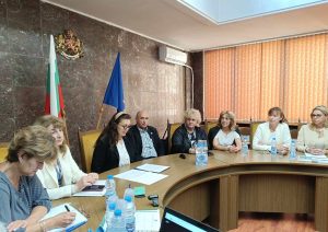 zam ministar mon 310241 2 Заместник-министър Наталия Митева представи в Ловеч „Насоки за използване на изкуствен интелект в образователната система“