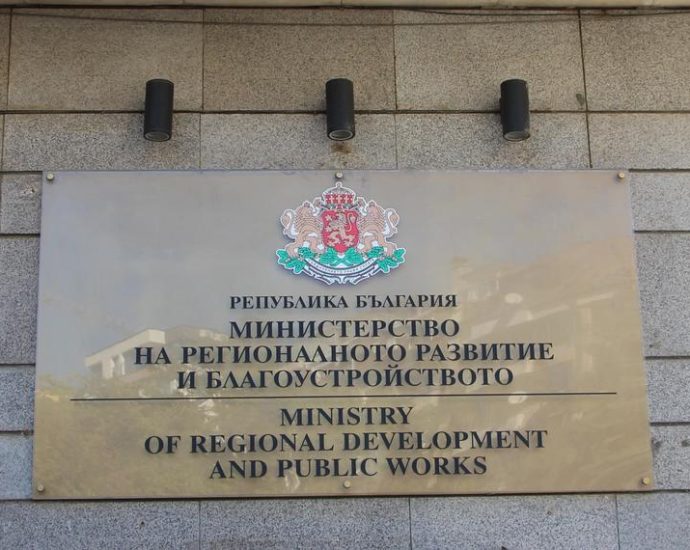 MRRB 1311241 МРРБ: Апелираме Плевен и Ловеч, както и всички останали общини в страната, да приоритизират ВиК обекти по Инвестиционната програма за общински проекти