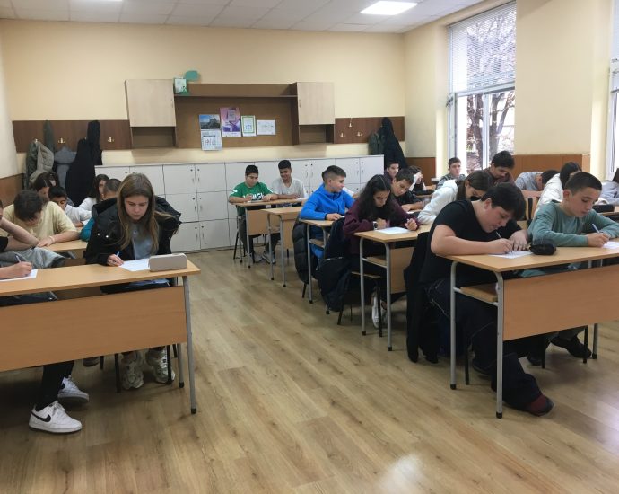 deca sad 1411241 2 Магистрат от Окръжен съд – Ловеч обясни на седмокласници как се решава съдебно дело